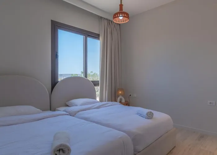 Fantastic 3br Twin In Ancient Hill Lagoon Heated Pool